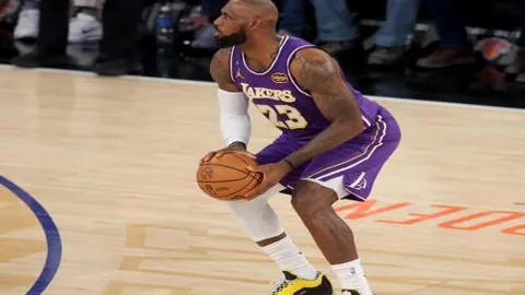 [CBA]西蒙斯闪电式上篮一击即中